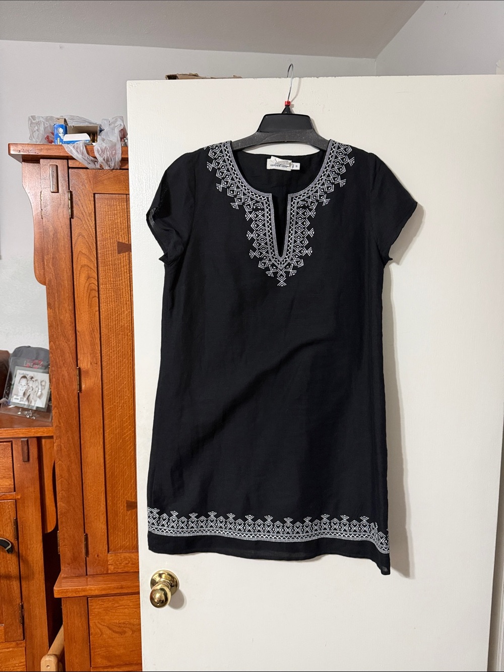 Vineyard Vines Black Short-Sleeve Embroidered Tunic Dress